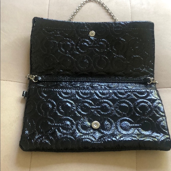 Couch patent leather clutch with optional chain - Picture 2 of 5